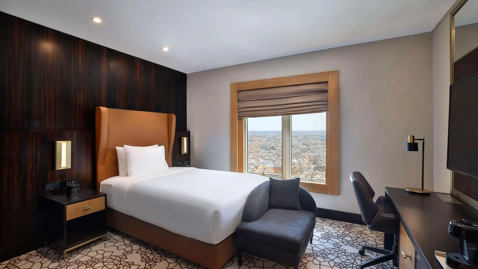 Hilton Riyadh Olaya 5*,